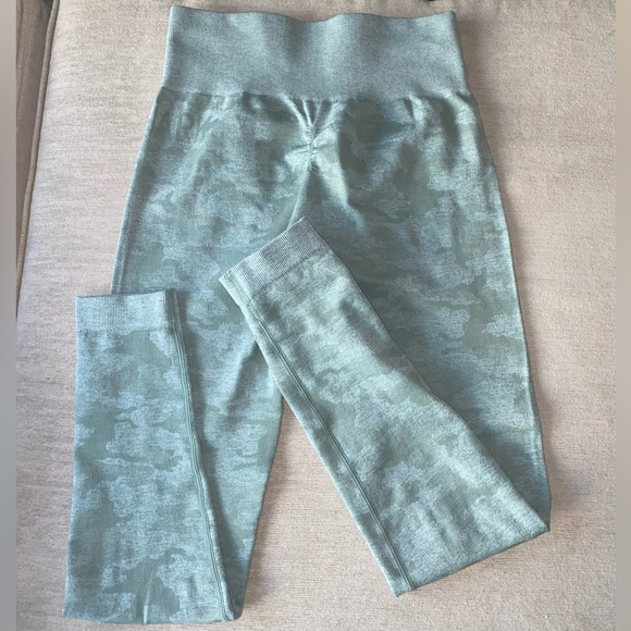 Gymshark Leggings - Picture 2 of 3